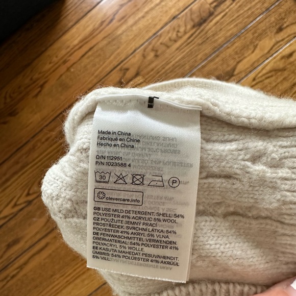 H&M Cable Knit Crop Top S NWOT - Picture 4 of 5